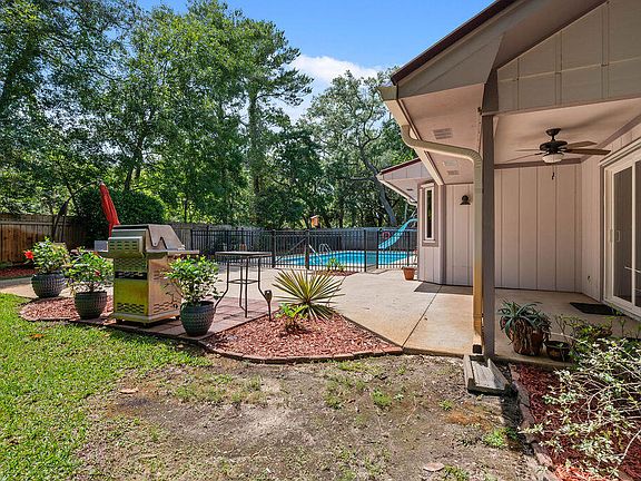 3rd image of 952 Rue De Palms Dr