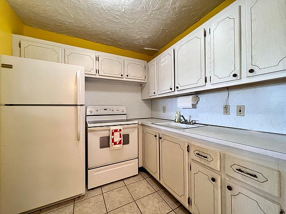 3rd image of 224 Southampton B