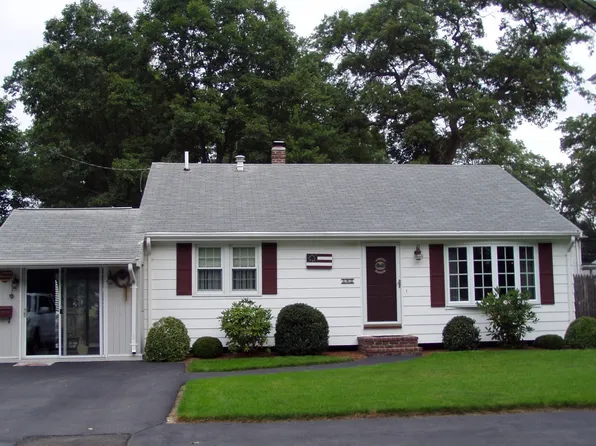 143 Foster St, Brockton, MA 02301