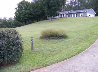 24 Meadowbrook Ln, Franklin, NC 28734