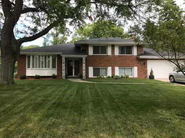 3738 S Beverly Hills Dr, Toledo, OH 43614