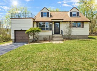 160 E Willow Tree Rd, Spring Valley, NY 10977