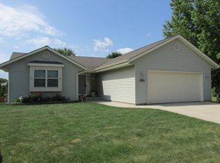 511 Hargrove St, West Bend, WI 53095