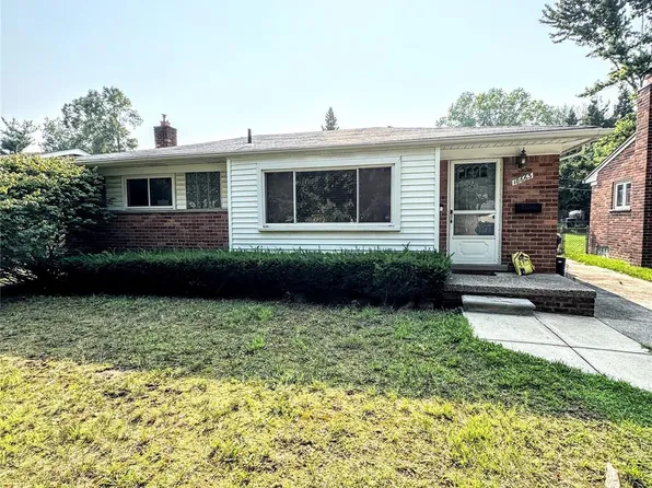 18663 Lexington, Redford, MI 48240