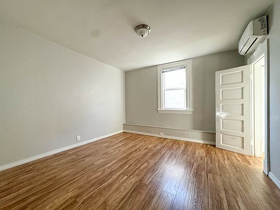 5th image of 3626 1st Ave APT D