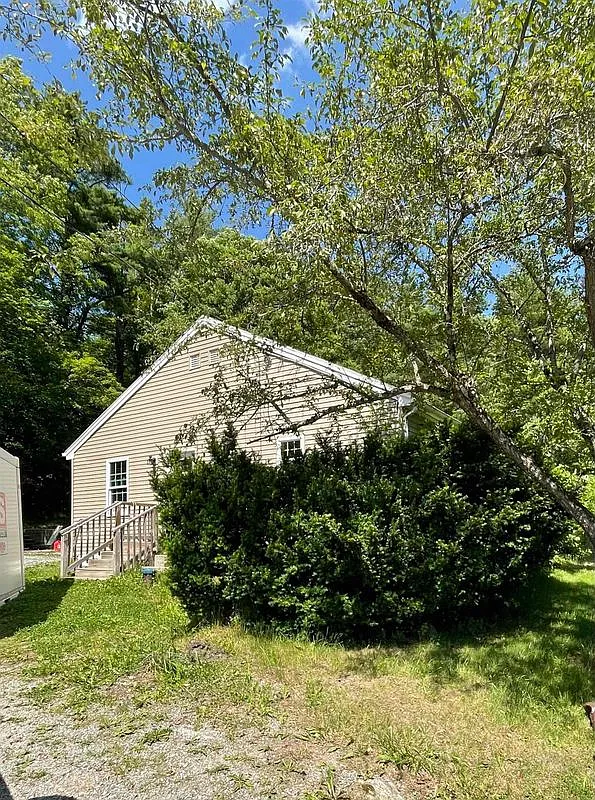 2 bed, 1.0 bath, 925 sqft, $2,100 — Photo 1