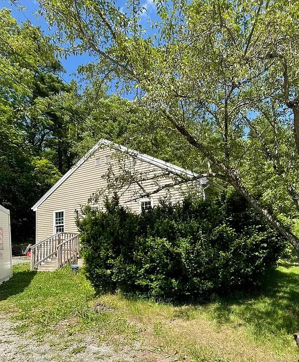 35 Clinton Rd