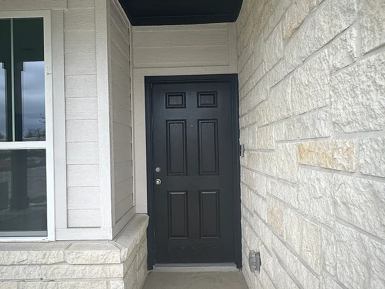 302 Rustic Grv — Photo 3