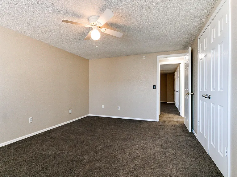 8704 NW 86th Pl — Photo 40