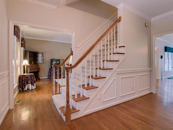 4th image of 5814 Cavalier Dr