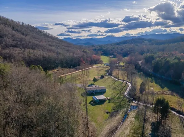 172 Thornwood Rd, Franklin, NC 28734