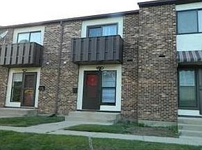 WELCOME TO 615 VILLA ROAD - UNIT F.  FRESHLY PAINTED WITH UPDATES AND READY FOR NEW OWNER!