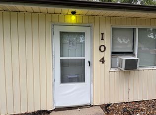 102 SW 18th St #104, Oak Grove, MO 64075