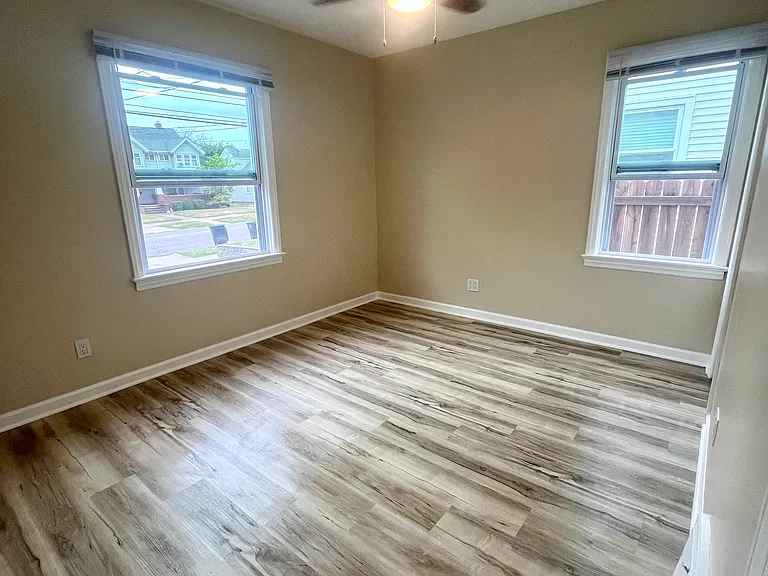 1647 Brown St — Photo 10