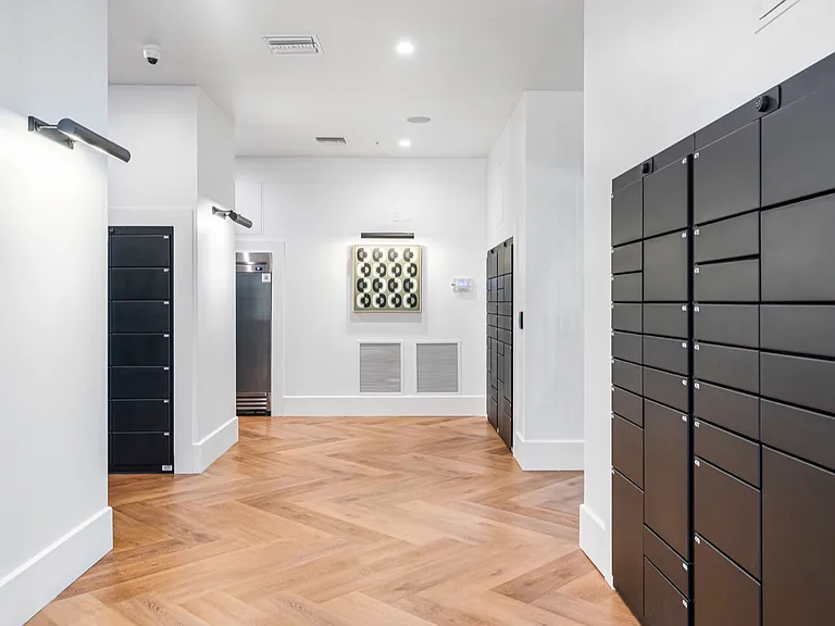 4-hour safe and secure automated package pickup