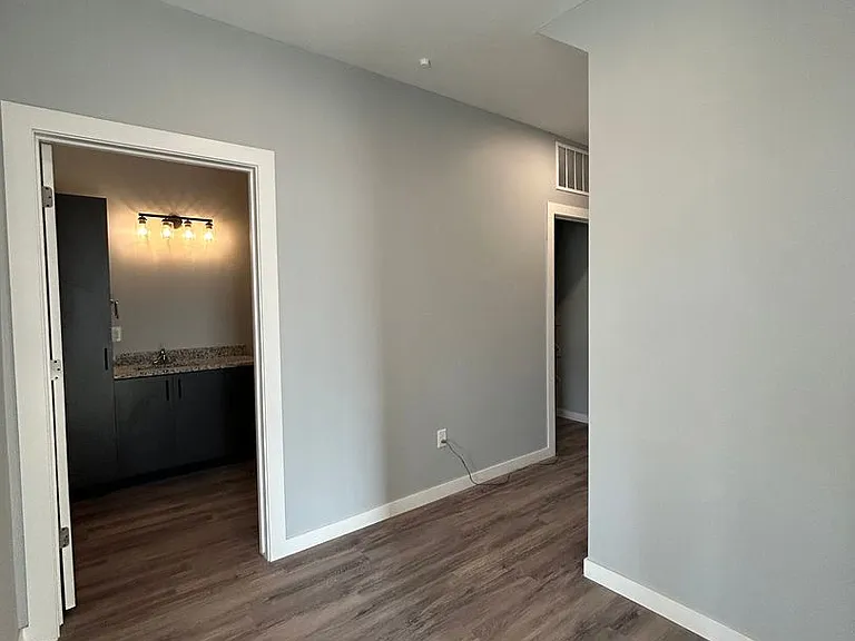 2724 Silver St — Photo 71