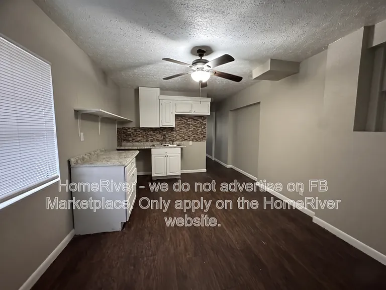 1645 W 17th St #3 — Photo 3