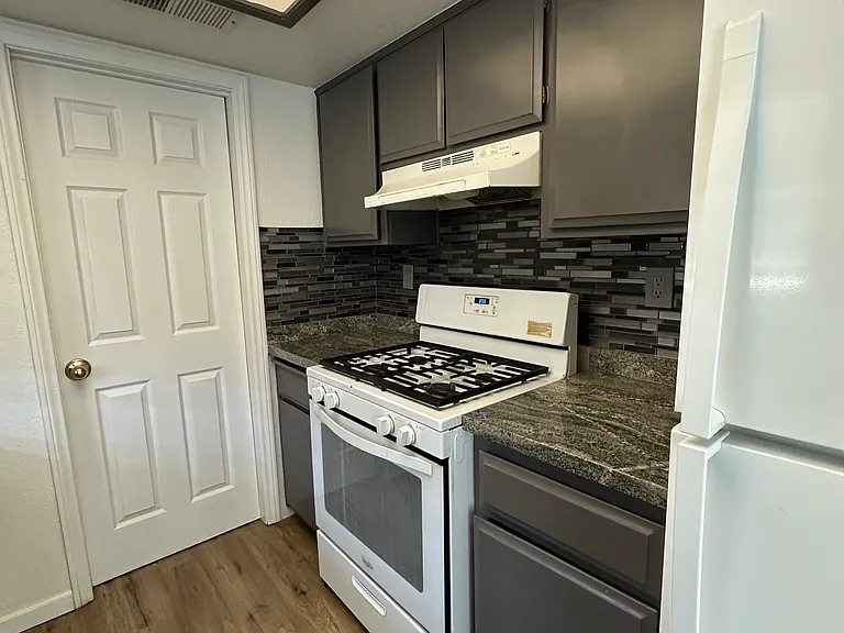 2798 N Junipero Ave #3 — Photo 6