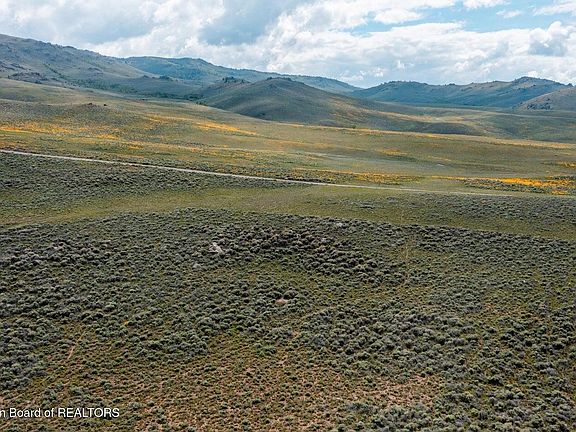 2nd image of LOT 8 Chimney Butte Rd