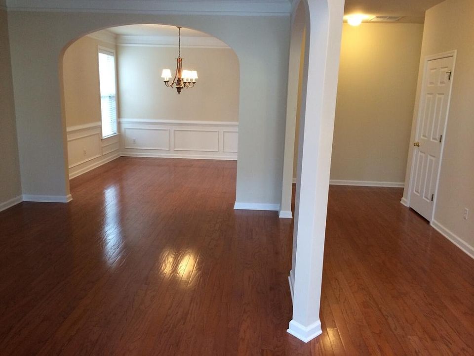 Formal Dining