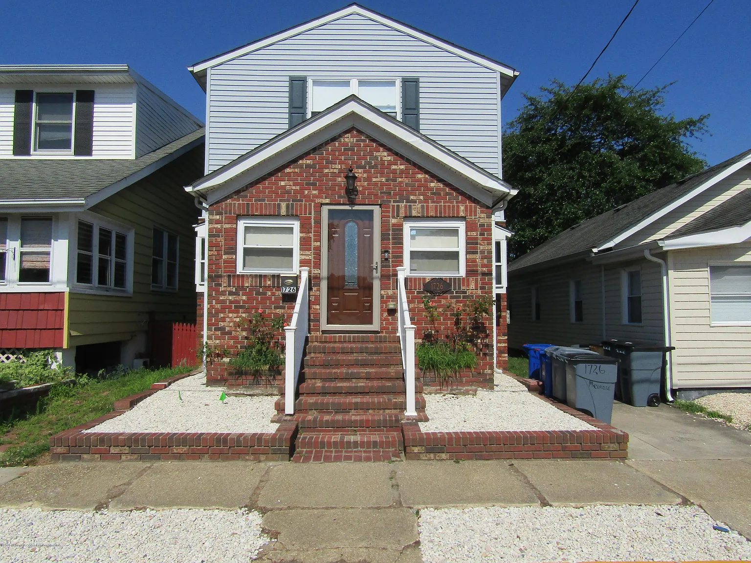 3 bed, 1.5 bath, 1568 sqft, $2,900 — Photo 2
