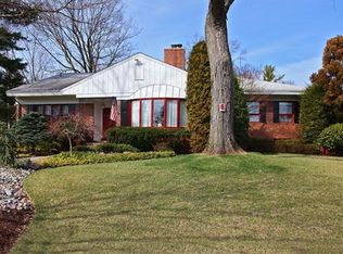 5 Moraine Rd, Edison, NJ 08820