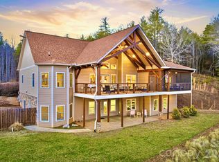 1510 Royal Ln, Lenoir, NC 28645