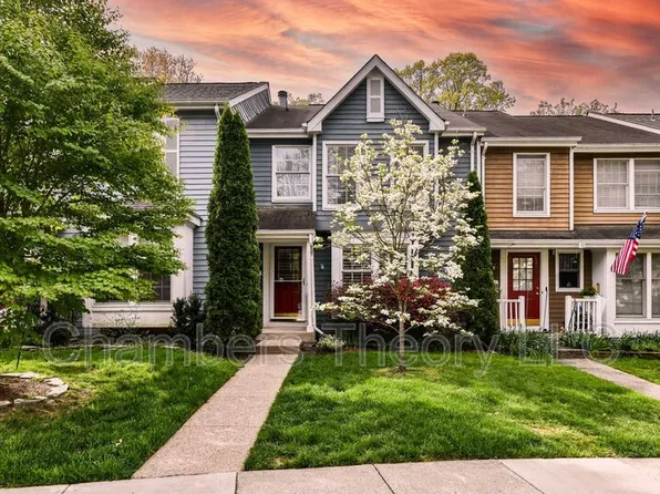 1549 Twisted Oak Dr, Reston, VA 20194