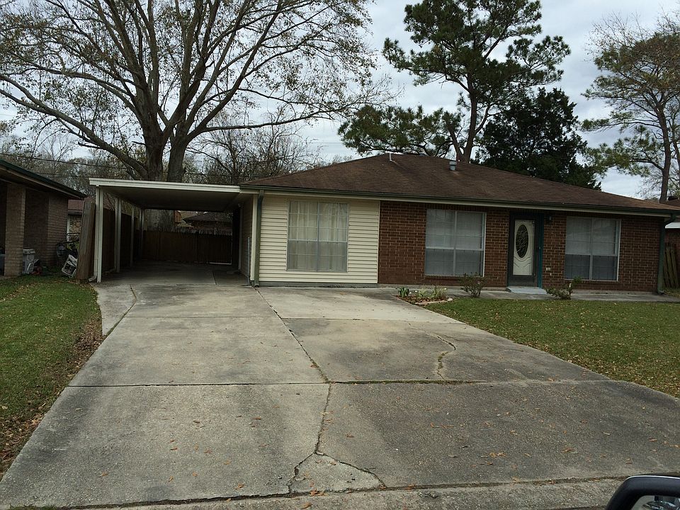 1st image of 220 Fairmont Dr