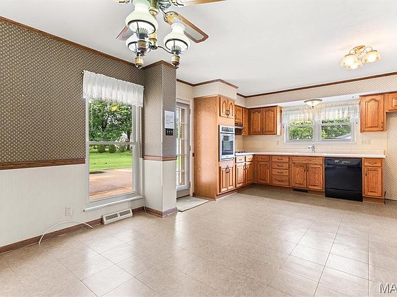 2nd image of 10215 Dovercrest Dr