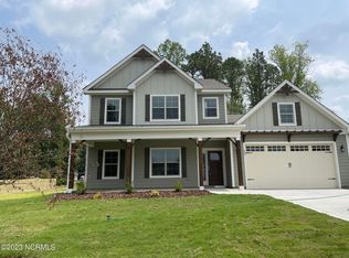800 Dupont Ln, Carthage, NC 28327