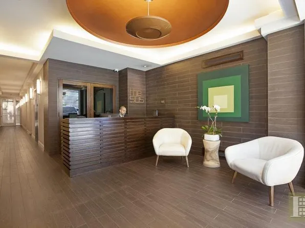 505 W 47th St #3D, New York, NY 10036