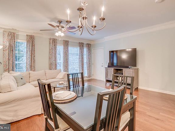 5th image of 2291 Kew Gardens Dr