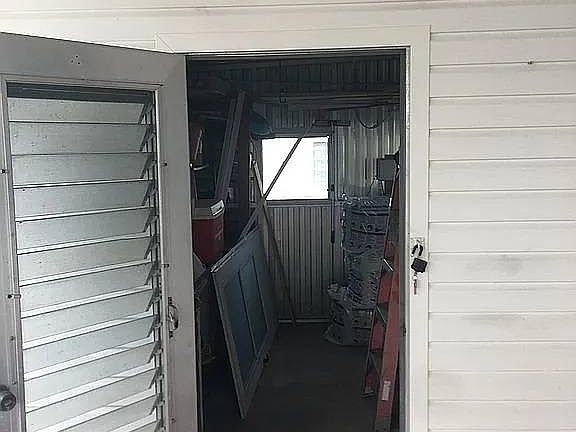 5th image of 212 Pier E
