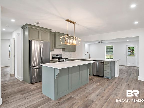 3rd image of 215 Fig Ave