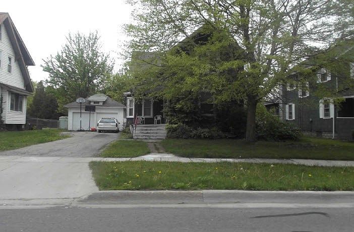 2nd image of 109 E Noble Ave