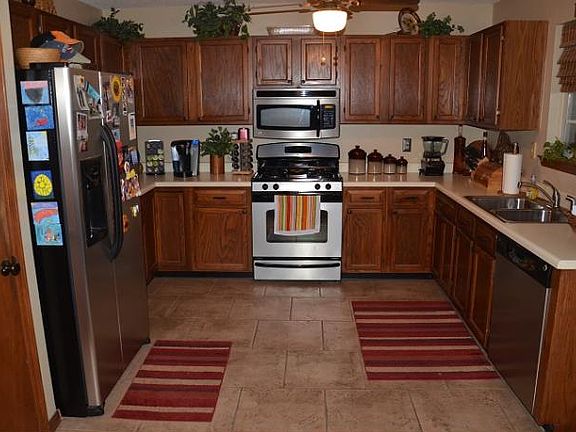 3rd image of 620 Kathleen Ct
