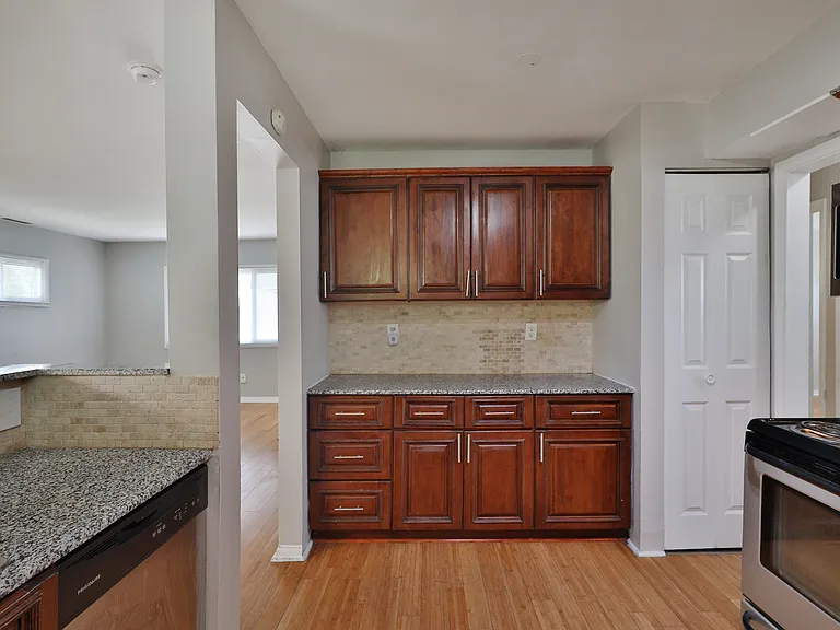 2353 Hanna Dr — Photo 11