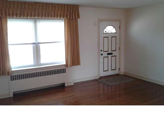 3rd image of 354 Montana St