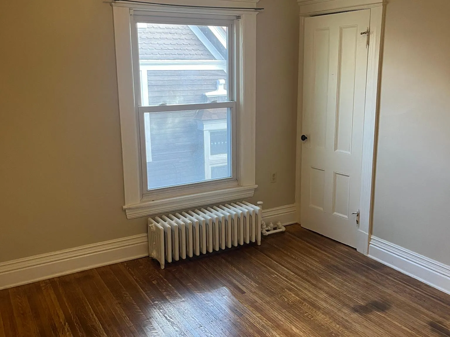 2 bed, $1,400 — Photo 3