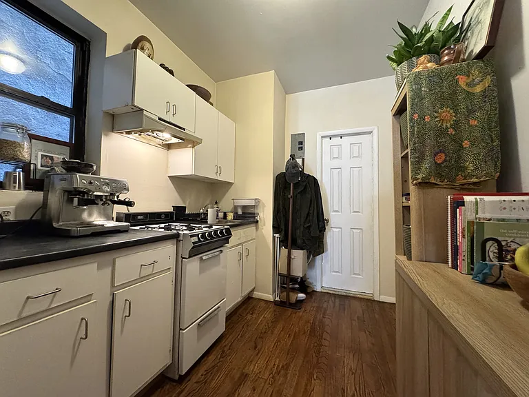 112 Suffolk St #3B — Photo 14