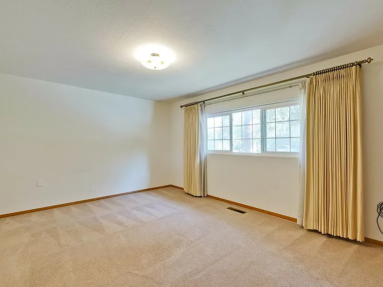 130 S Avalon Dr — Photo 39