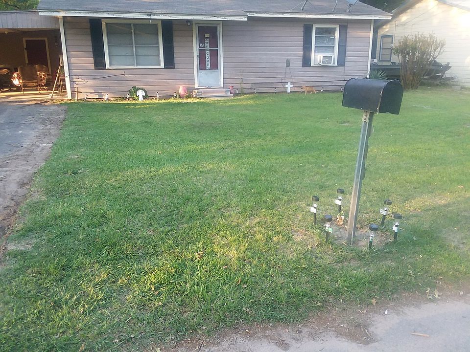 1st image of 305 Floyd St