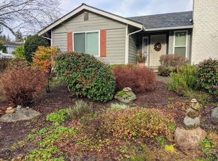 8704 NE 144th St, Kirkland, WA 98034