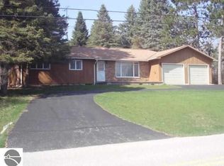 8512 Clam Lake Rd, Bellaire, MI 49615