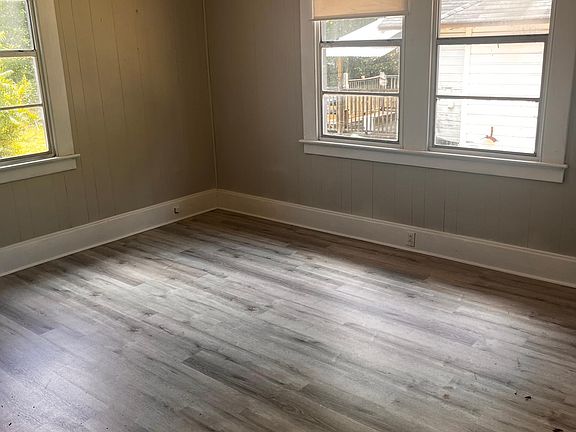 4th image of 2409 Highland Ave