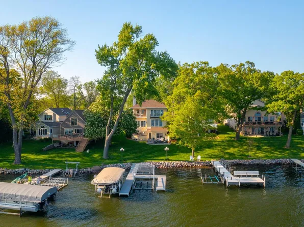 N37W26875 Kopmeier DRIVE, Pewaukee, WI 53072