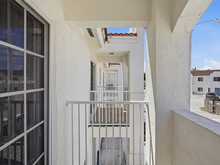 82 SW 3rd Ct — Photo 39