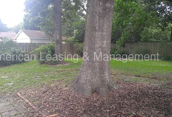 3rd image of 2055 Longfellow Dr
