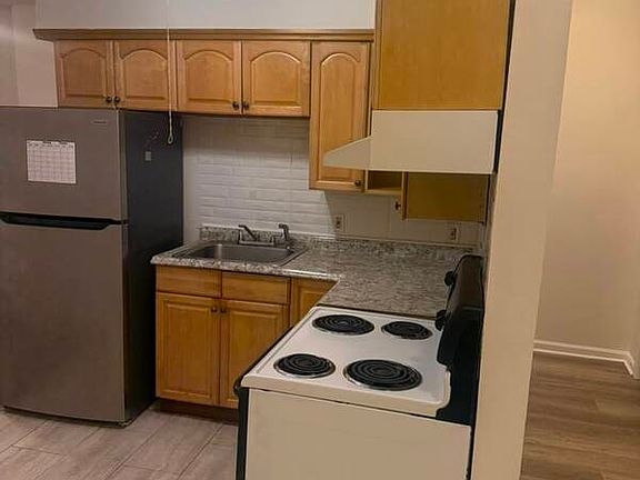 2nd image of 350 Madison Ave #1